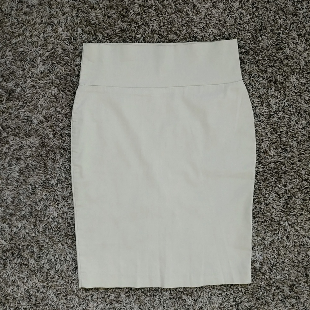 Cream pencil skirt stretchy